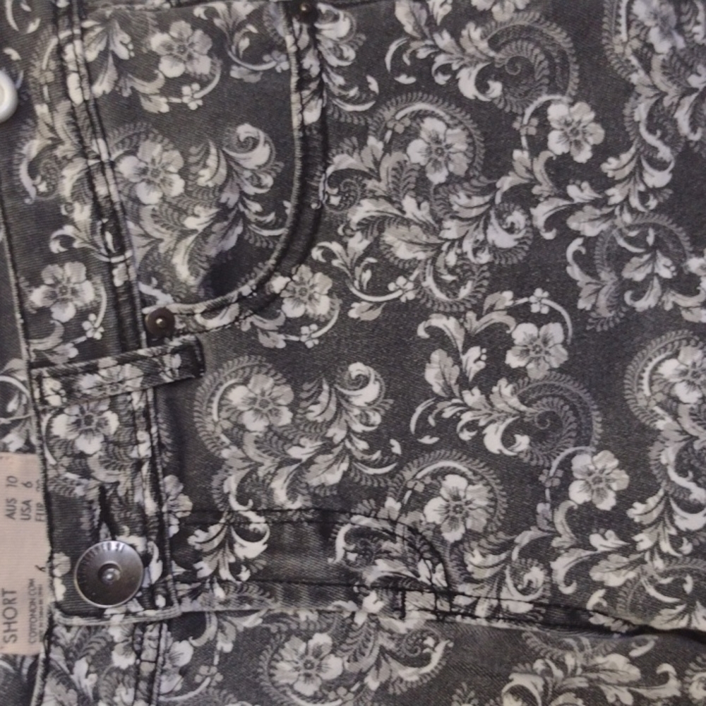 COTTON on shorts, size 6, black and white denim, - Picture 2 of 4